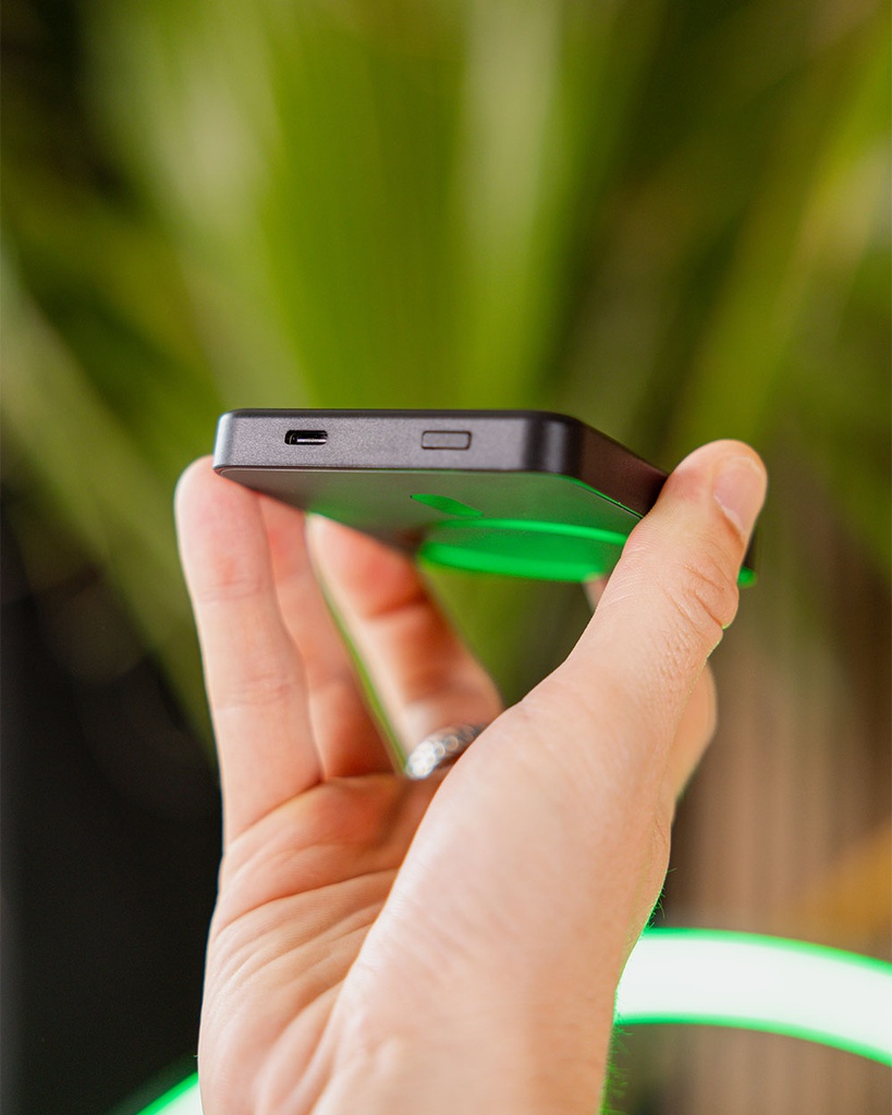 Magnetic 3000mAh Wireless Powerbank