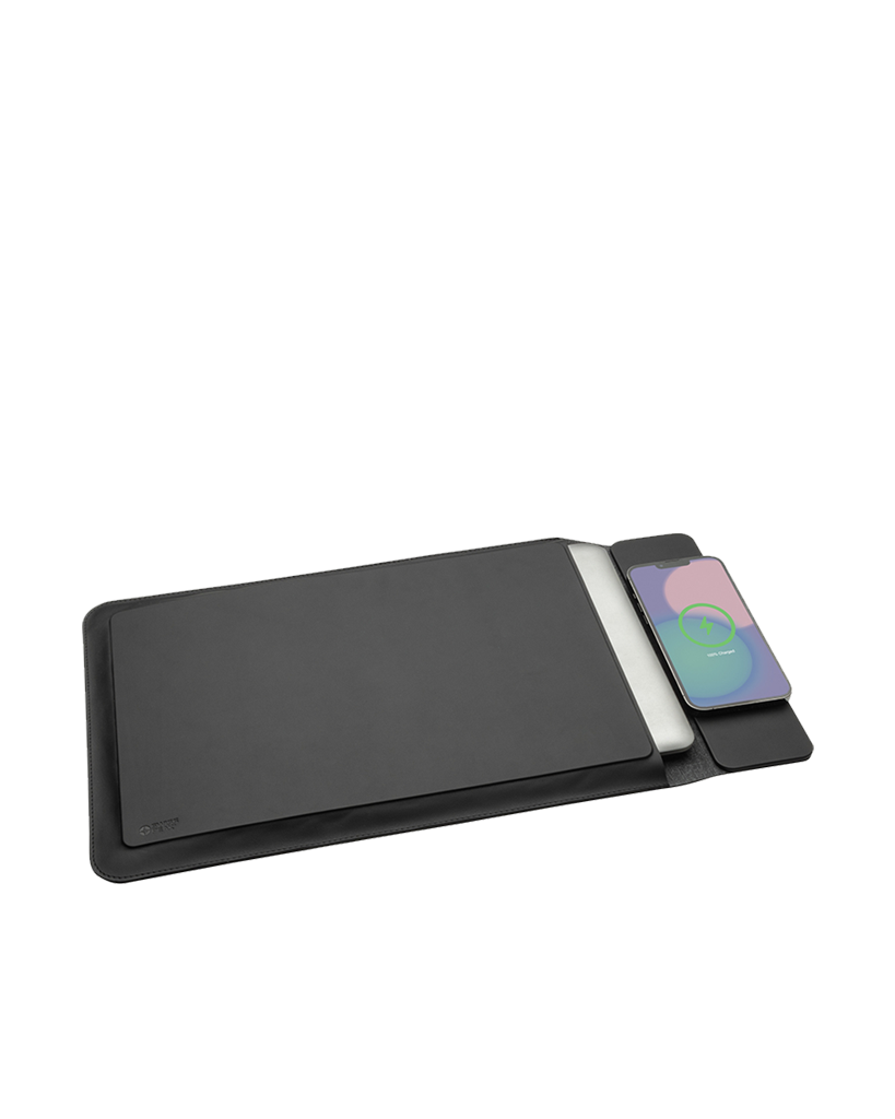 Magnetic Charging Laptop